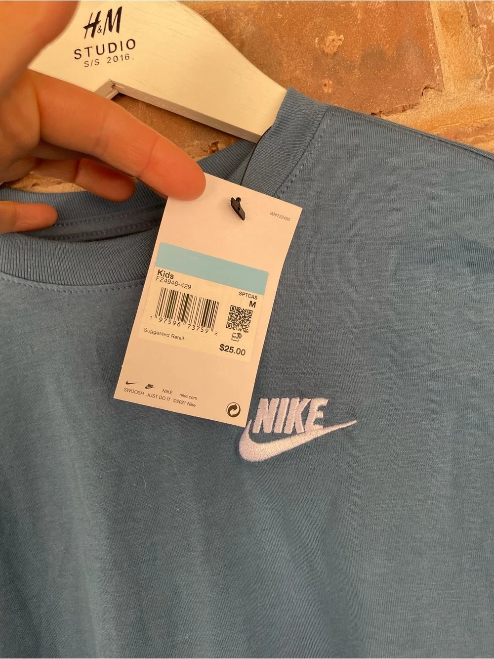 Nike Kids Long Sleeve Tee NWT size Medium #221